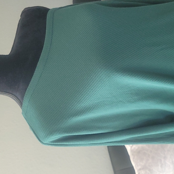 Hunter Green off shoulder top - Picture 3 of 4
